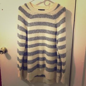 Cozy Banana Republic Sweater😊